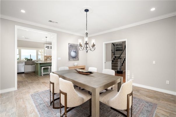 Chandelier, Dining room, Interior, Kitchen, Pendant Lights, Recessed Lighting, Wood Texture Flooring