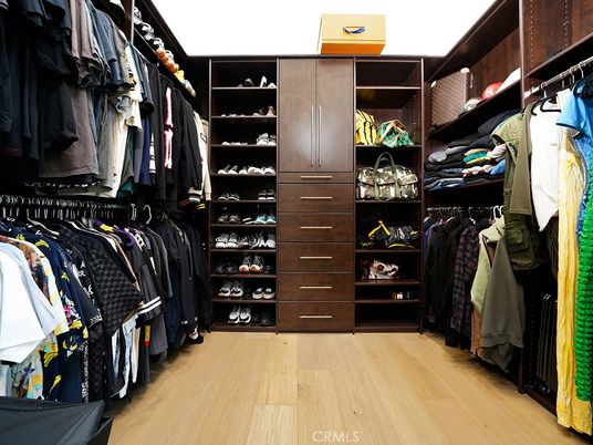 Interior, Walk-in Closets, Wood Texture Flooring