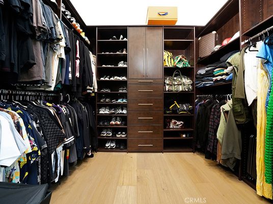 Interior, Walk-in Closets, Wood Texture Flooring