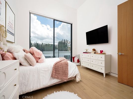Bedroom, Interior, Water, Wood Texture Flooring