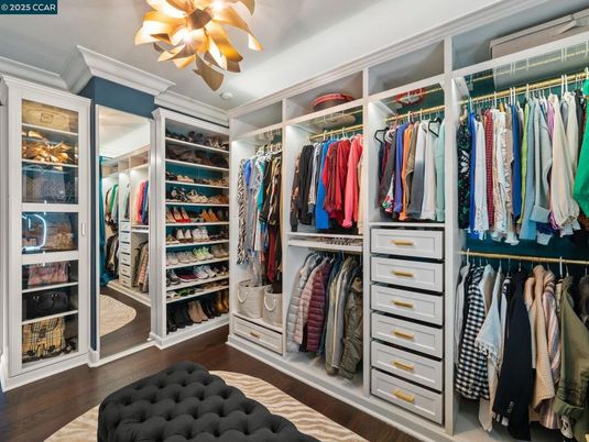 Interior, Walk-in Closets, Wood Texture Flooring
