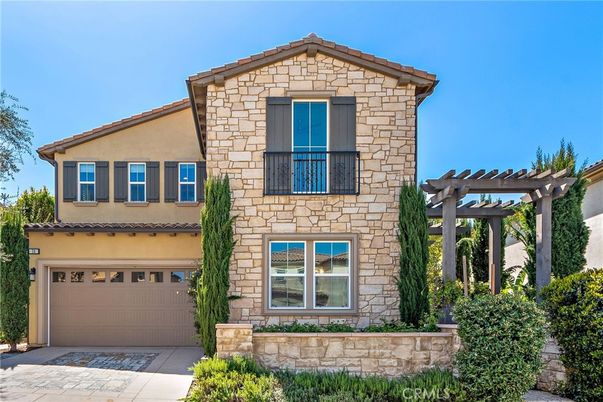 Attached, Exterior, Facade, Mediterranean