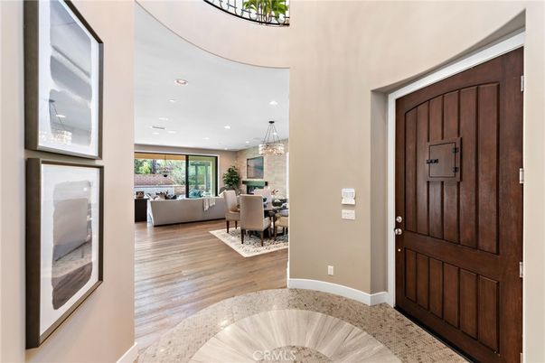 Chandelier, Dining room, Interior, Recessed Lighting, Wood Texture Flooring