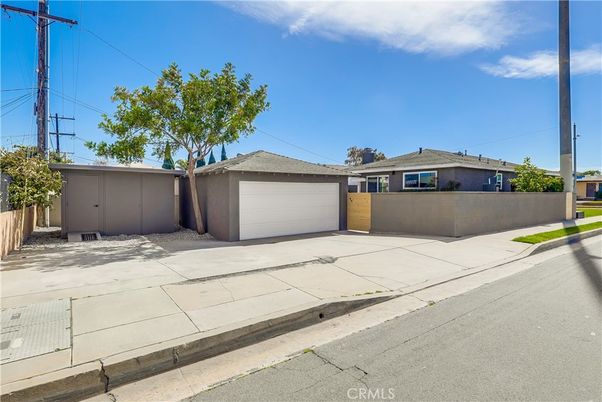 Detached Garage, Exterior