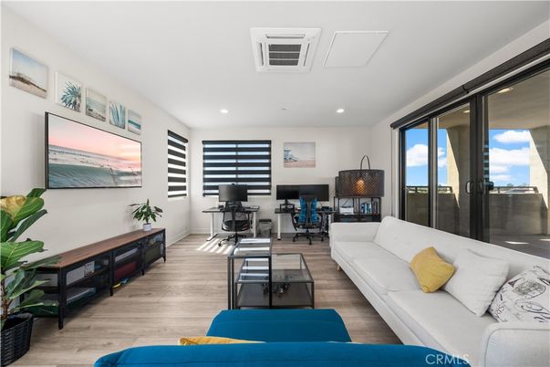 Home Office, Interior, Living room, Recessed Lighting, Water, Wood Texture Flooring