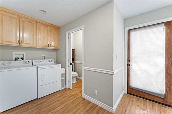 Interior, Washer, Wood Texture Flooring