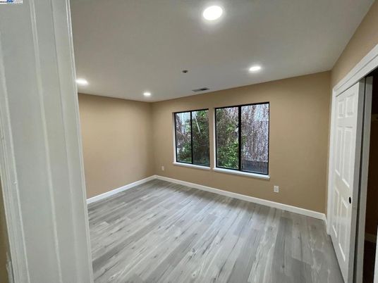 Empty room, Interior, Recessed Lighting, Wood Texture Flooring