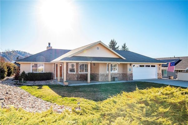 Attached, Backyard, Exterior, Facade, Brick Facade, Ranch