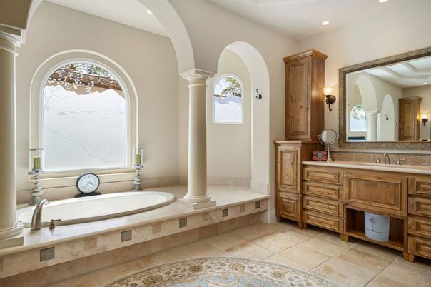 Bathroom, Interior, Recessed Lighting
