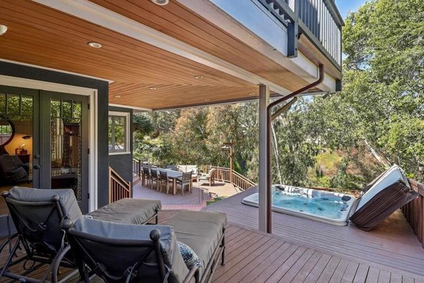 Exterior, Hot Tub