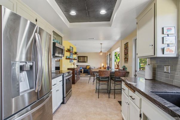 Dining room, Interior, Kitchen, Pendant Lights, Recessed Lighting, Stainless Steel Appliances