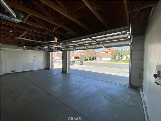 Garage, Interior, Wooden Beams