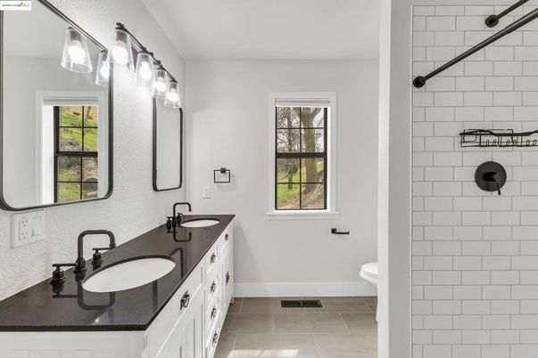 Bathroom, Dual Sink Vanities, Interior