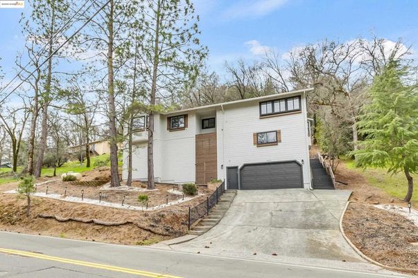 Attached, Exterior, Facade, Raised Ranch