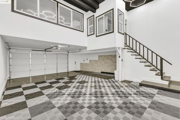 Garage, Interior