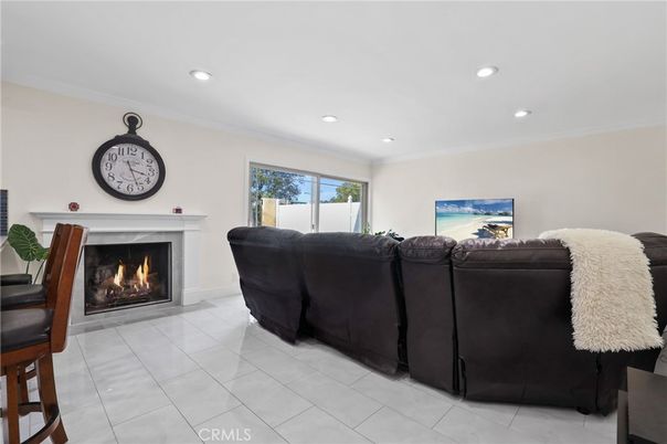 Fireplace, Interior, Living room, Recessed Lighting