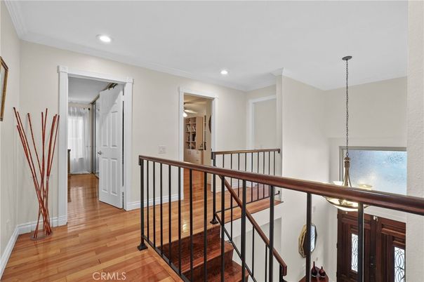 Interior, Pendant Lights, Recessed Lighting, Wood Texture Flooring