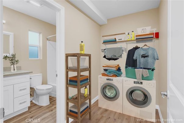 Interior, Washer, Wood Texture Flooring