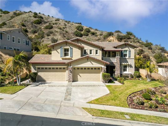 Attached, Exterior, Facade, Mediterranean
