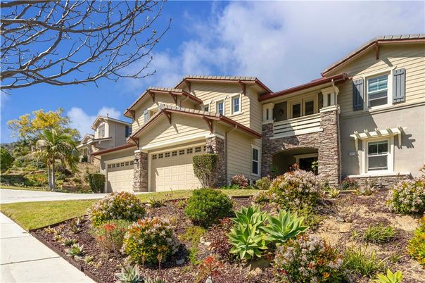 Attached, Exterior, Facade, Mediterranean