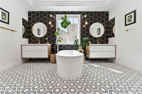Bathroom, Free Standing Baths, Interior