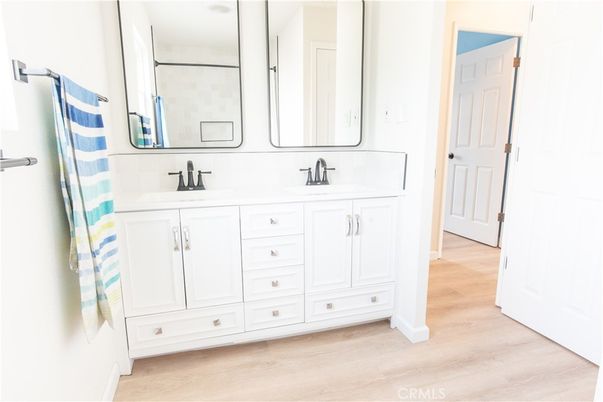 Bathroom, Dual Sink Vanities, Interior, Wood Texture Flooring