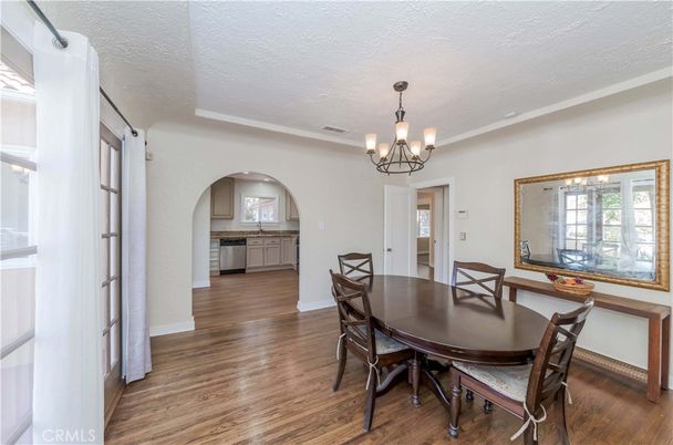 Chandelier, Dining room, Interior, Kitchen, Wood Texture Flooring