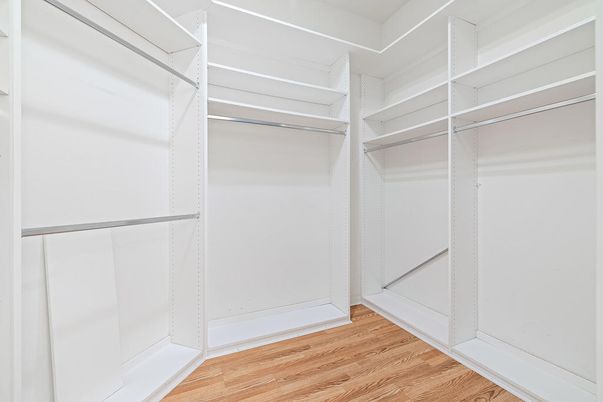 Interior, Walk-in Closets, Wood Texture Flooring