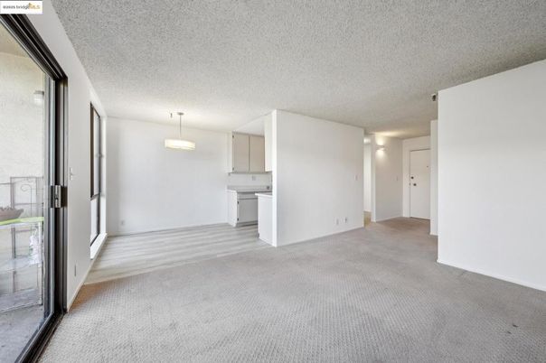 Empty room, Interior, Kitchen, Pendant Lights