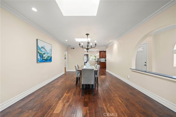 Chandelier, Dining room, Interior, Recessed Lighting, Wood Texture Flooring