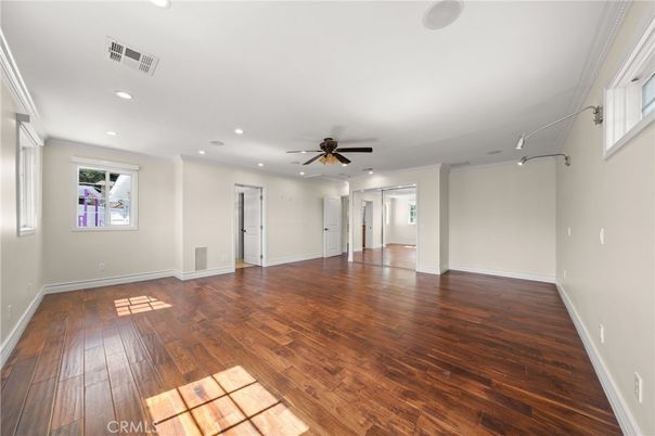 Empty room, Interior, Recessed Lighting, Wood Texture Flooring