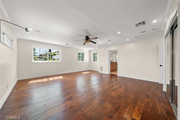 Empty room, Interior, Recessed Lighting, Wood Texture Flooring