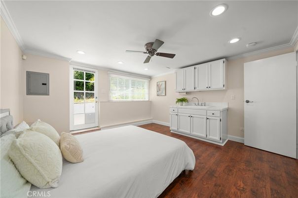 Bedroom, Interior, Recessed Lighting, Wood Texture Flooring