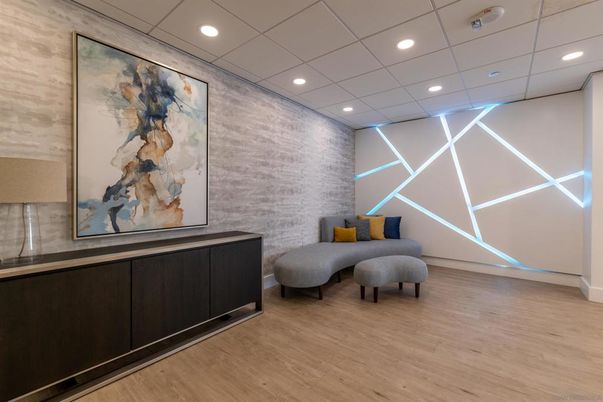 Interior, Recessed Lighting, Wood Texture Flooring