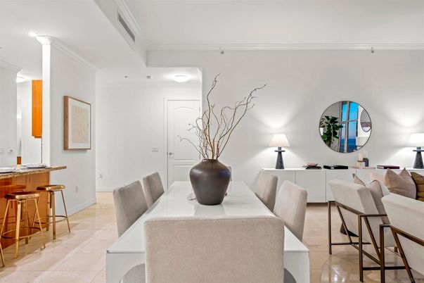 Dining room, Interior