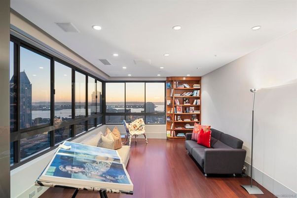 Interior, Living room, Recessed Lighting, Water, Wood Texture Flooring