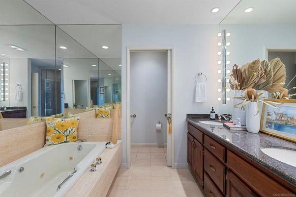 Bathroom, Dual Sink Vanities, Interior, Recessed Lighting