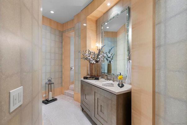 Bathroom, Interior, Recessed Lighting