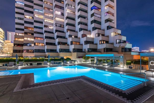 Exterior, Pool