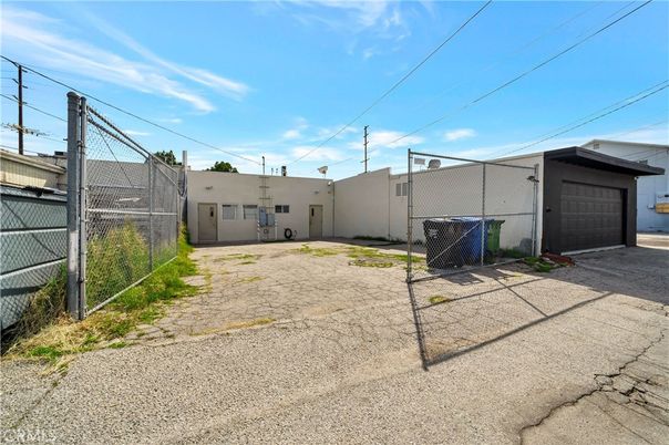 Detached Garage, Exterior