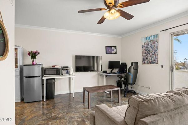 Home Office, Interior