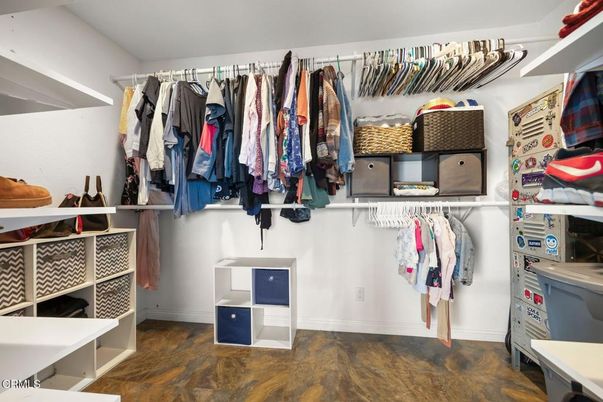 Interior, Walk-in Closets, Wood Texture Flooring