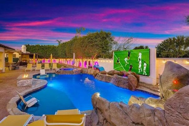 Exterior, Playground, Pool