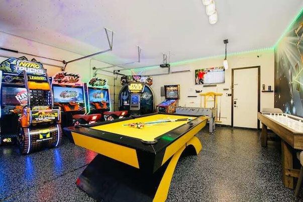 Billiard Table, Game Room, Interior