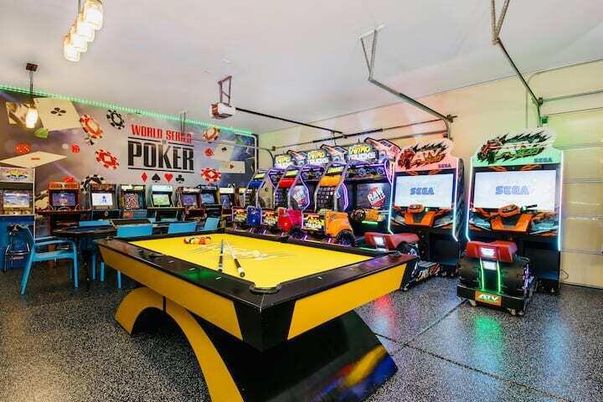 Billiard Table, Game Room, Interior