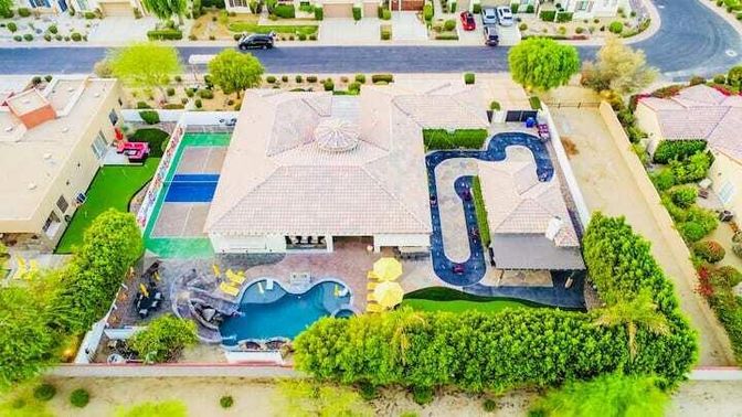 Exterior, Drone