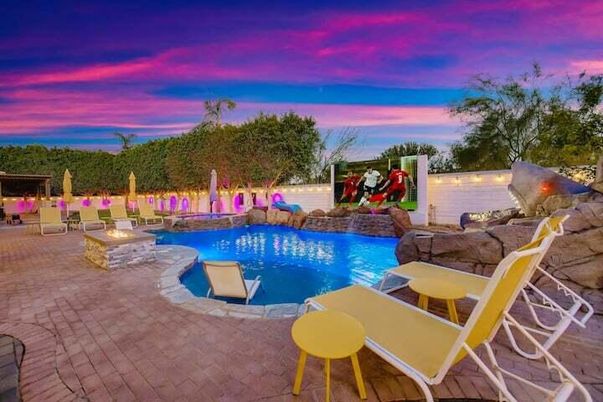 Exterior, Playground, Pool