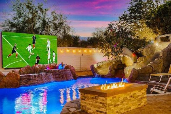 Exterior, Pool