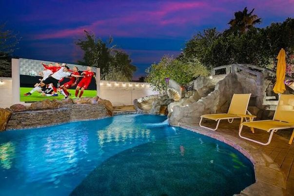 Exterior, Pool
