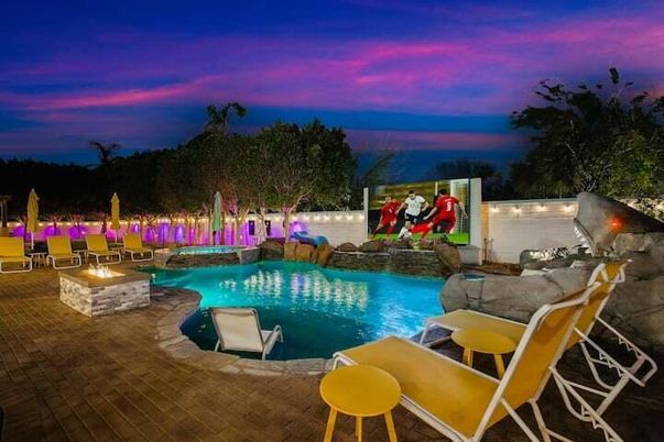 Exterior, Pool, Water